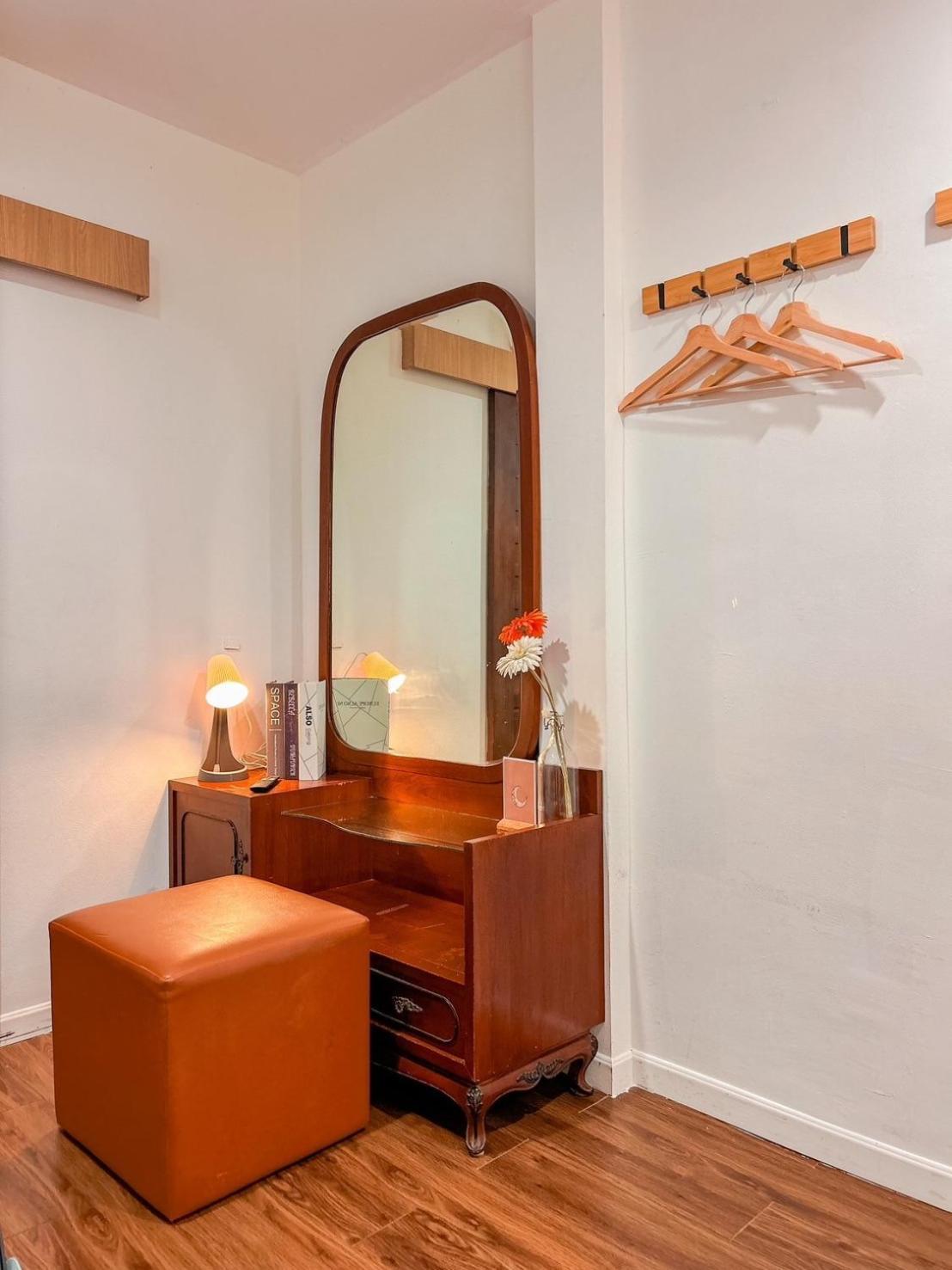 Click Hostel Bangkok Exterior photo