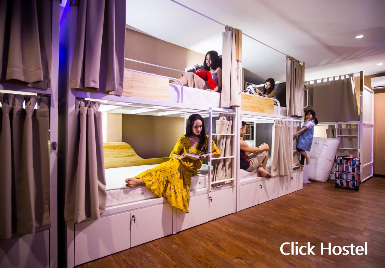 Click Hostel Bangkok Exterior photo
