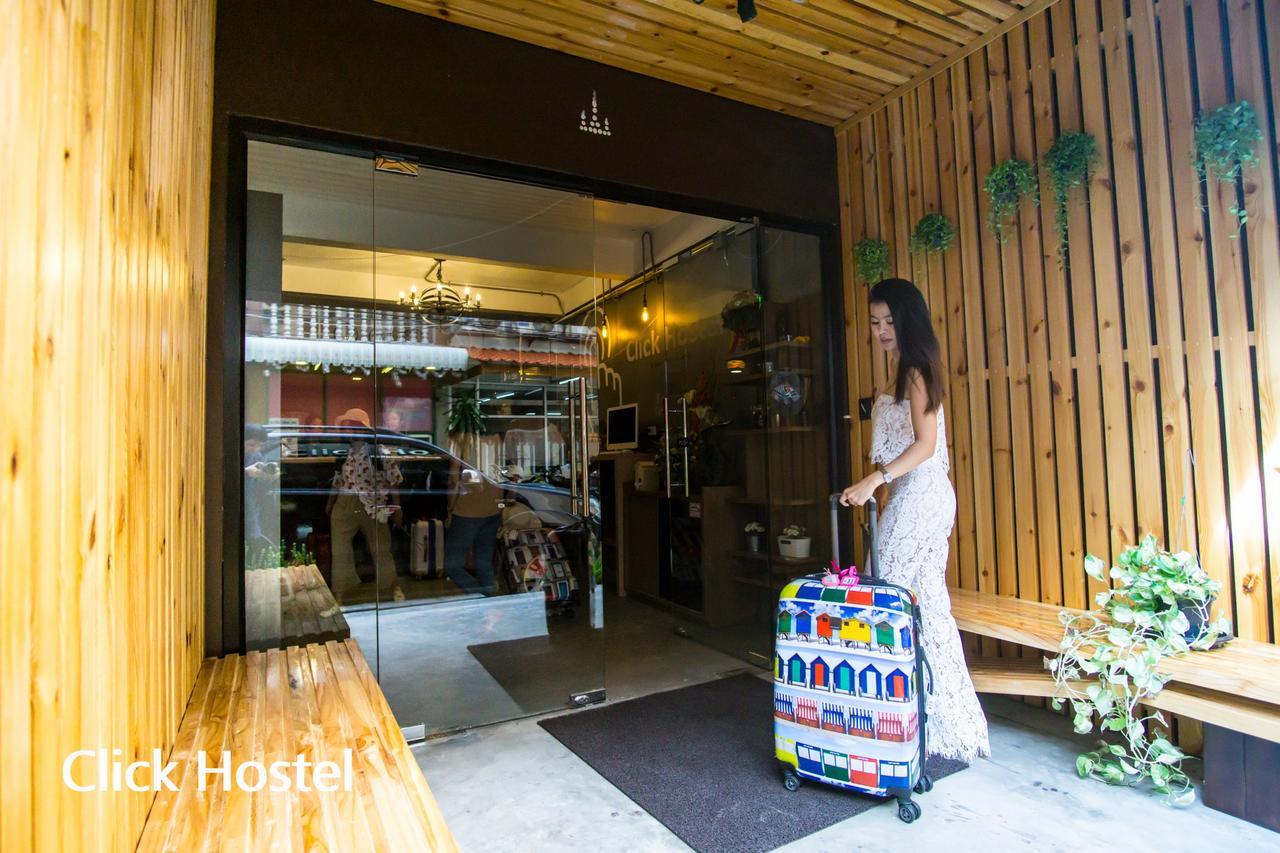 Click Hostel Bangkok Exterior photo